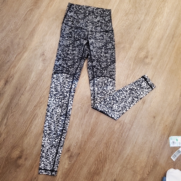 LuLuLemon 🍋 High Waisted Full Length Leggings - Picture 2 of 8